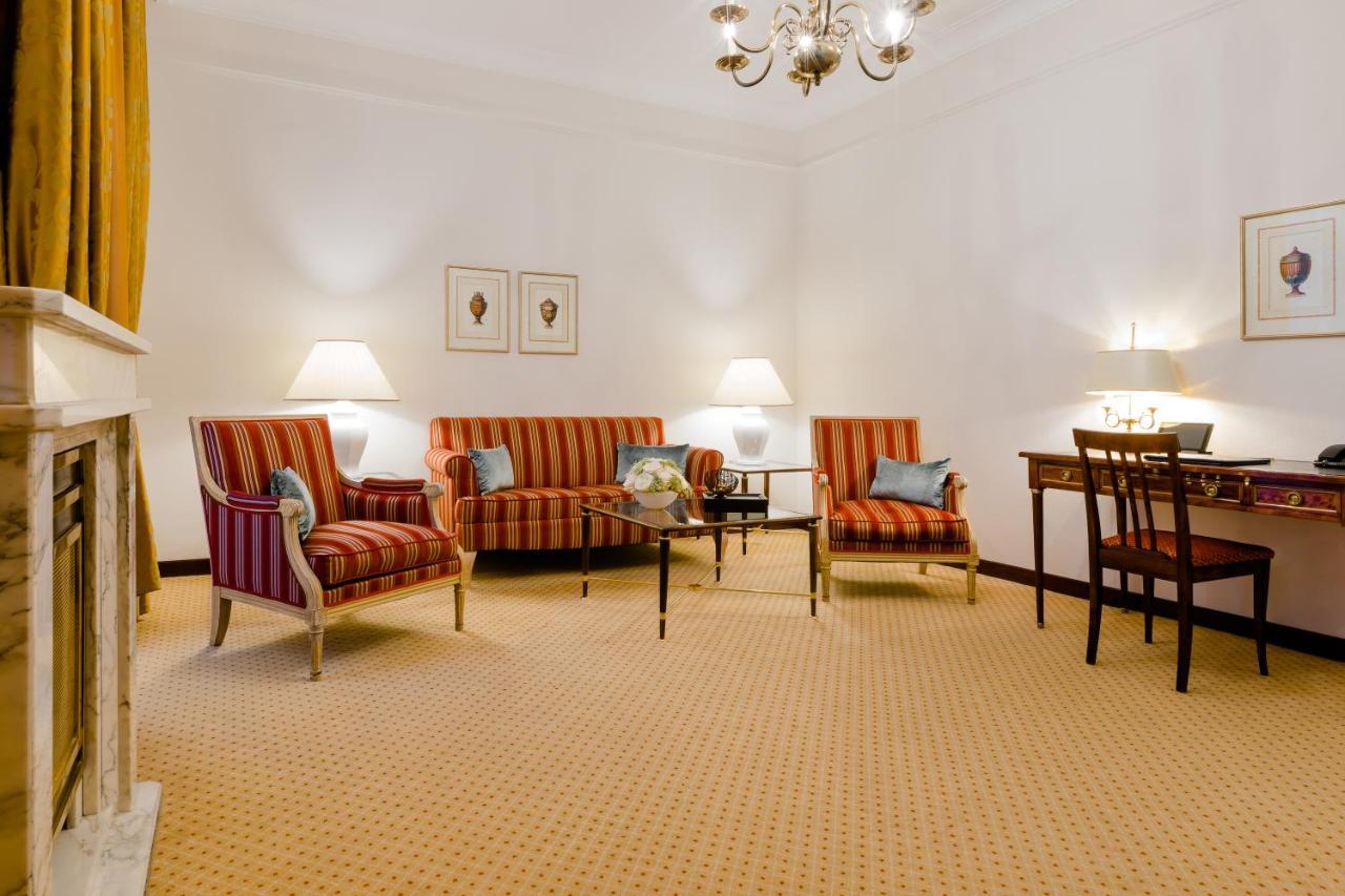 Excelsior Hotel Ernst Am Dom Köln Kültér fotó A suite at the Hotel de la Ville