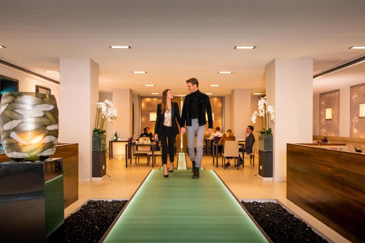 Excelsior Hotel Ernst Am Dom Köln Kültér fotó The Green Carpet