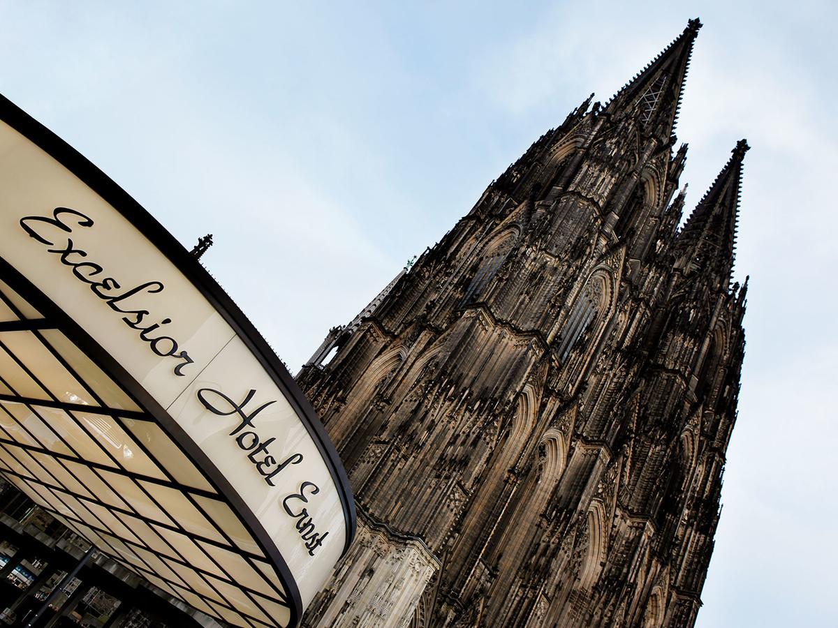 Excelsior Hotel Ernst Am Dom Köln Kültér fotó The hotel in 2011
